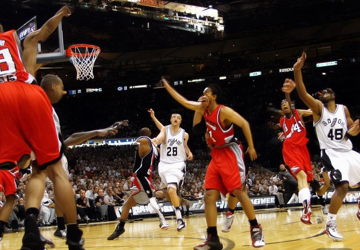 2004年NBA马刺猛龙巅峰对决：邓肯卡特经典之战